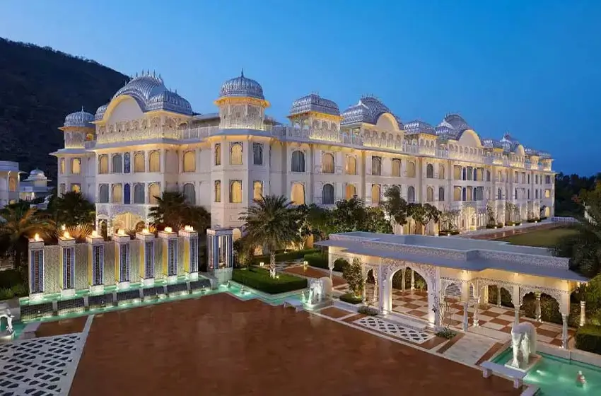 Luxury Golden Triangle Tour 2025 with Taj & Leela Hotels – India’s Finest Heritage Experience